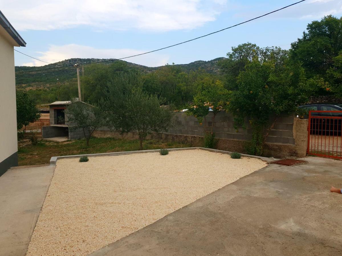 Kuca Za Odmor Mile Villa Drniš Kültér fotó