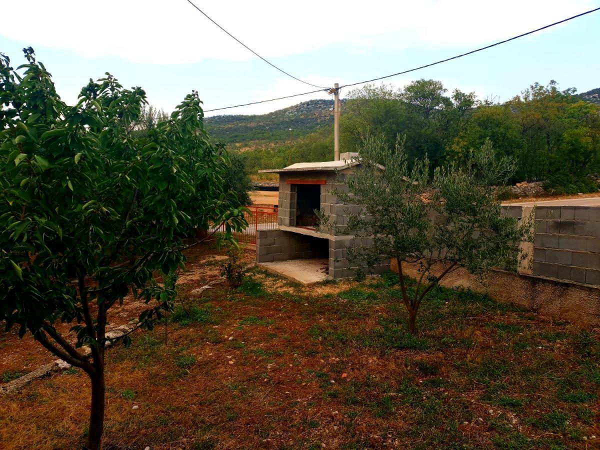 Kuca Za Odmor Mile Villa Drniš Kültér fotó
